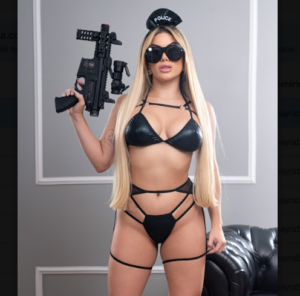 Fantasia Police Tarda Labareda